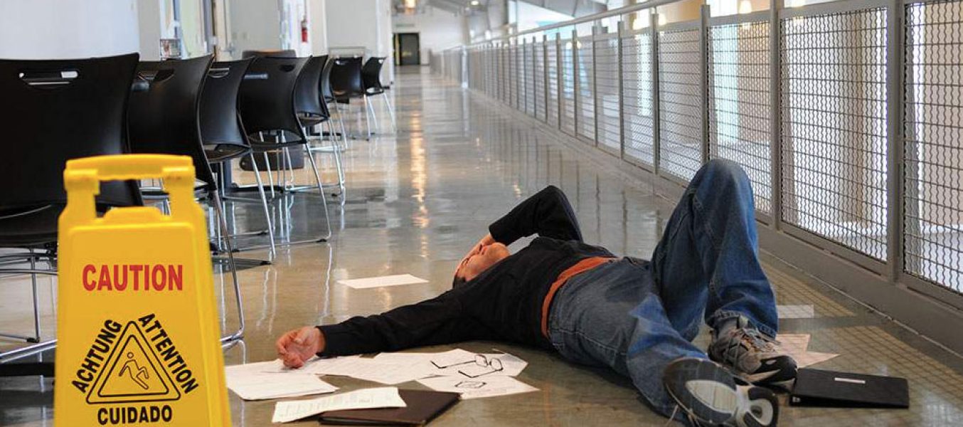 ¿Qué debe hacer si sufrió un accidente laboral en Tustin?